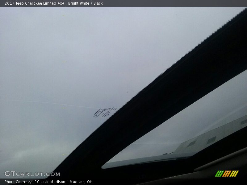 Bright White / Black 2017 Jeep Cherokee Limited 4x4