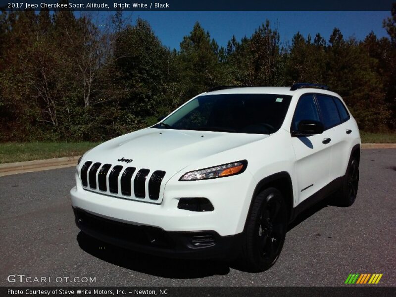 Bright White / Black 2017 Jeep Cherokee Sport Altitude