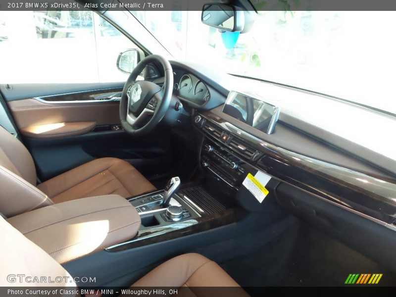 Dashboard of 2017 X5 xDrive35i