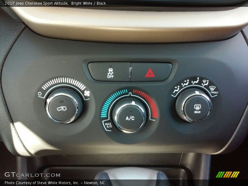 Bright White / Black 2017 Jeep Cherokee Sport Altitude