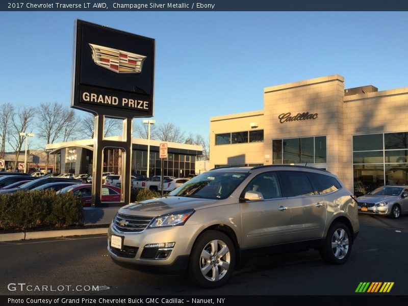 Champagne Silver Metallic / Ebony 2017 Chevrolet Traverse LT AWD