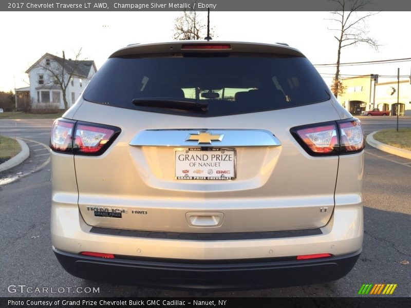 Champagne Silver Metallic / Ebony 2017 Chevrolet Traverse LT AWD