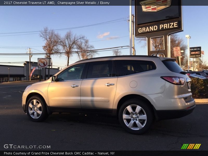 Champagne Silver Metallic / Ebony 2017 Chevrolet Traverse LT AWD