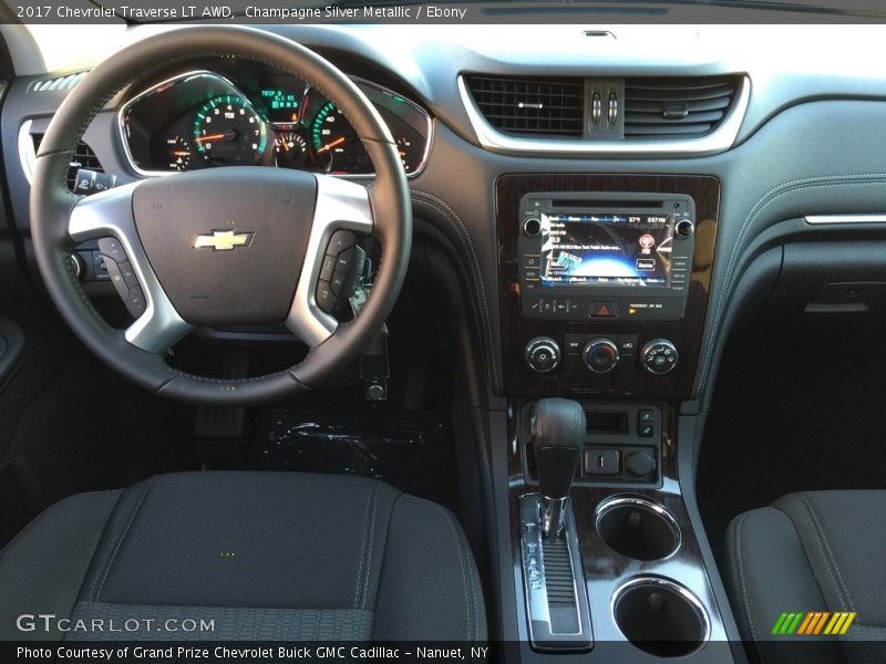 Champagne Silver Metallic / Ebony 2017 Chevrolet Traverse LT AWD