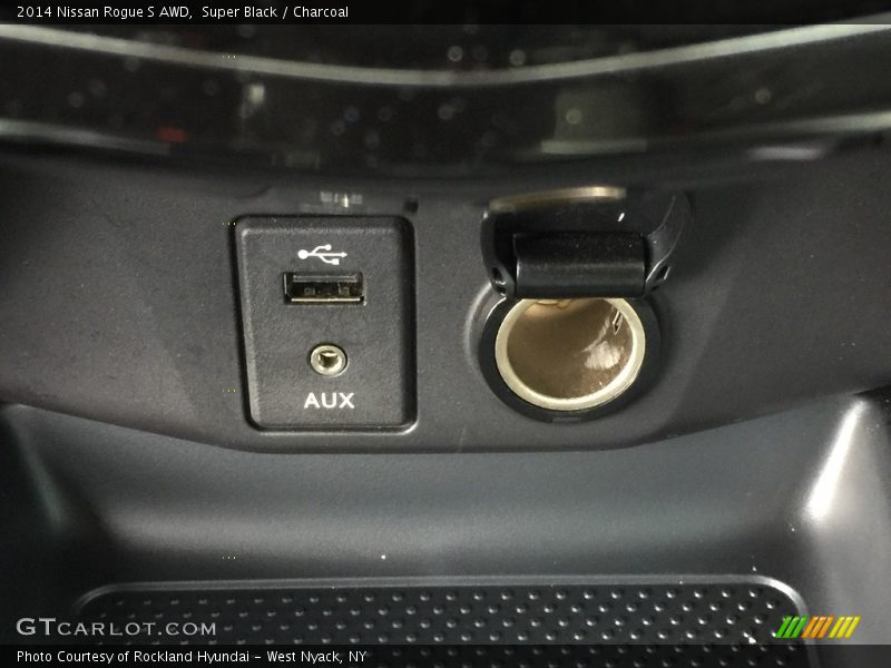 Super Black / Charcoal 2014 Nissan Rogue S AWD