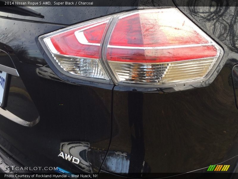 Super Black / Charcoal 2014 Nissan Rogue S AWD