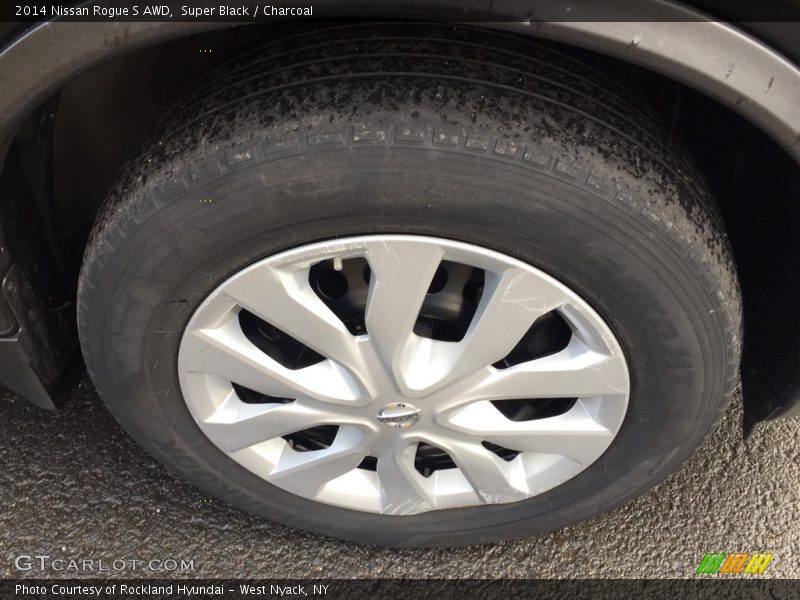 Super Black / Charcoal 2014 Nissan Rogue S AWD