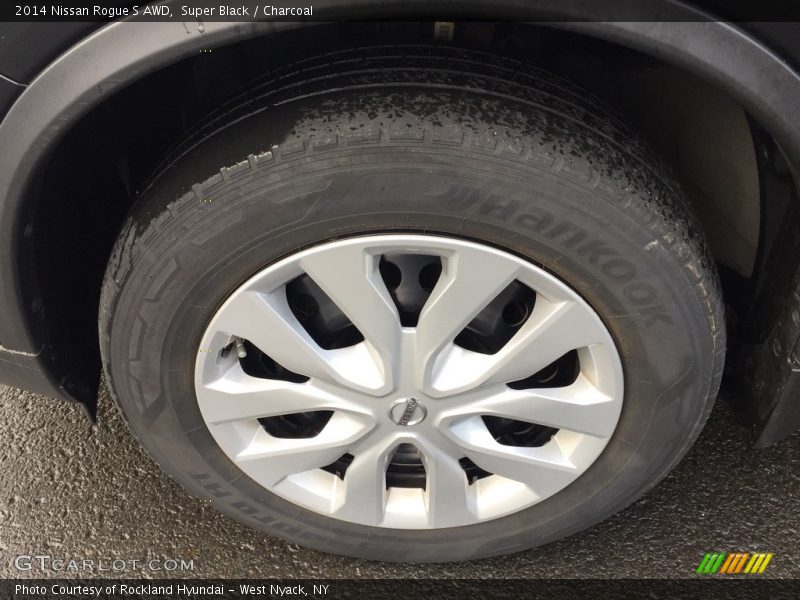 Super Black / Charcoal 2014 Nissan Rogue S AWD
