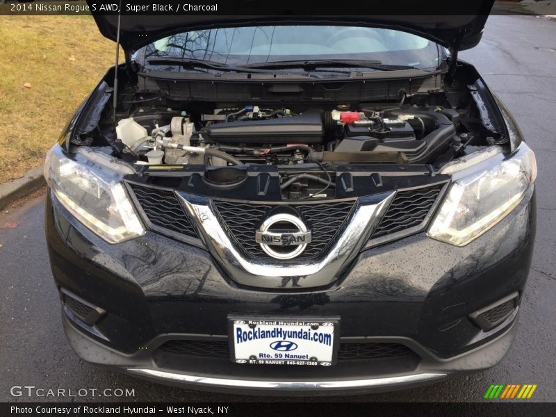 Super Black / Charcoal 2014 Nissan Rogue S AWD