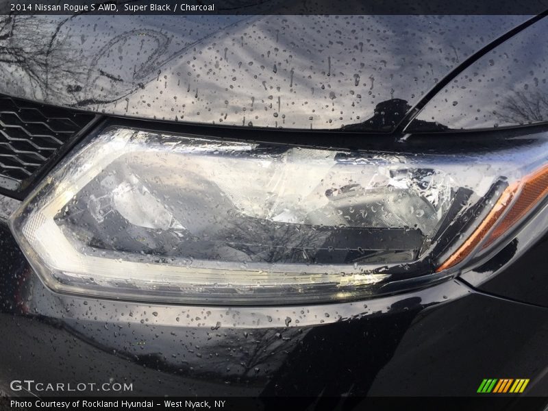 Super Black / Charcoal 2014 Nissan Rogue S AWD