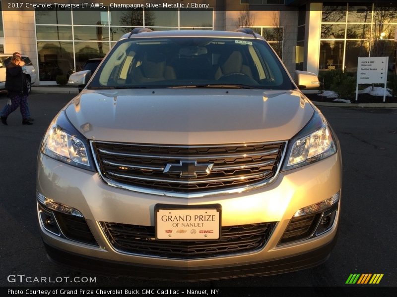 Champagne Silver Metallic / Ebony 2017 Chevrolet Traverse LT AWD