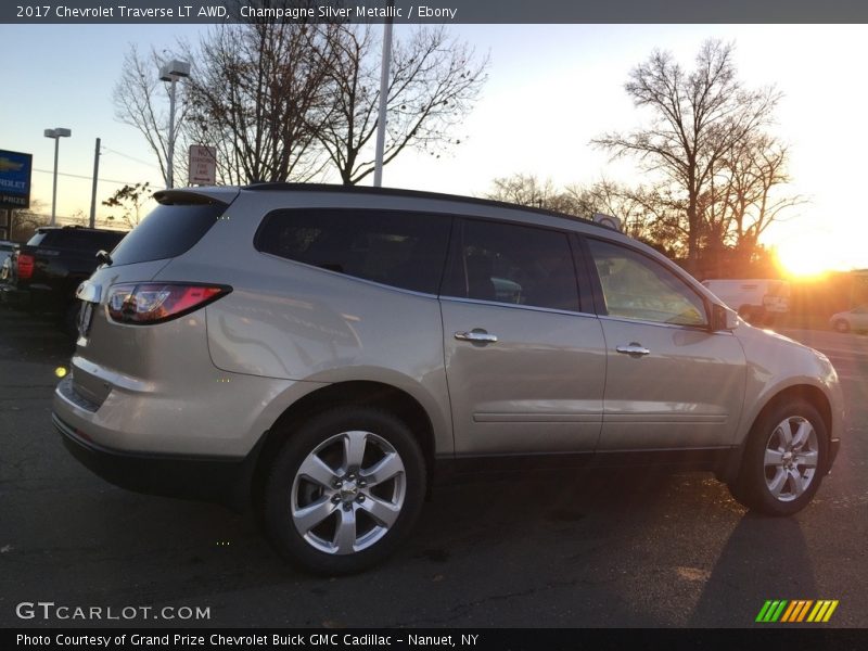 Champagne Silver Metallic / Ebony 2017 Chevrolet Traverse LT AWD