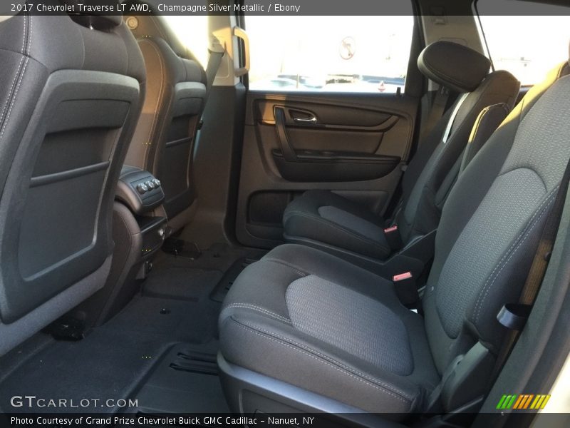 Champagne Silver Metallic / Ebony 2017 Chevrolet Traverse LT AWD