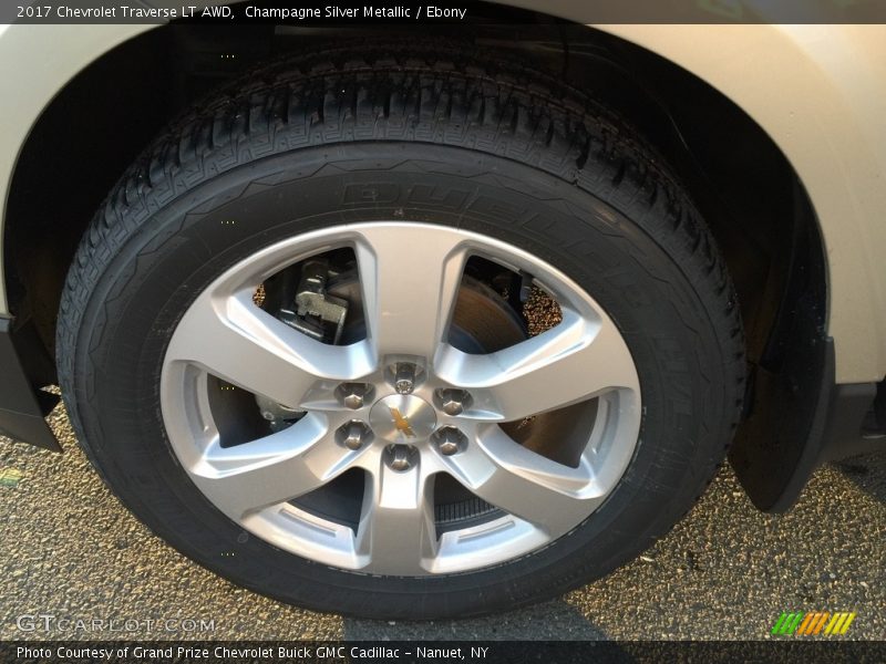 Champagne Silver Metallic / Ebony 2017 Chevrolet Traverse LT AWD