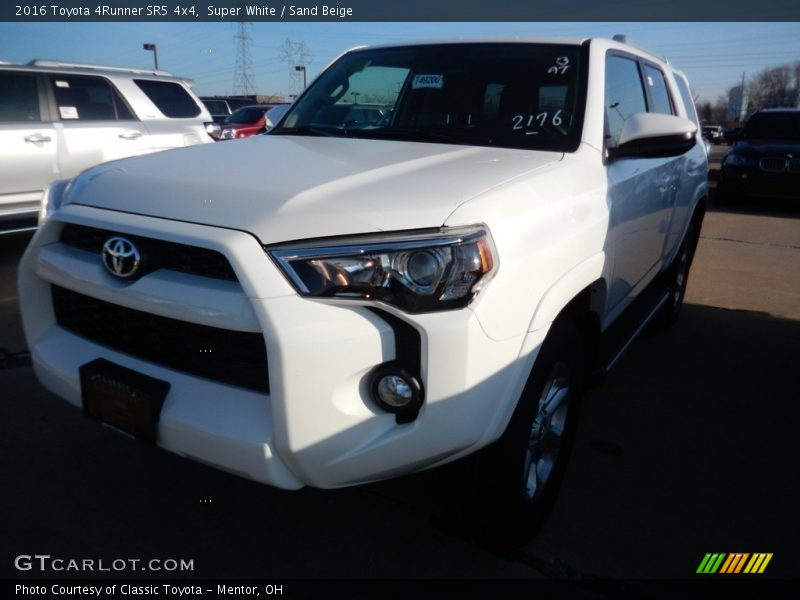 Super White / Sand Beige 2016 Toyota 4Runner SR5 4x4