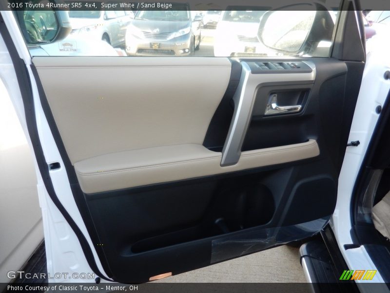 Super White / Sand Beige 2016 Toyota 4Runner SR5 4x4