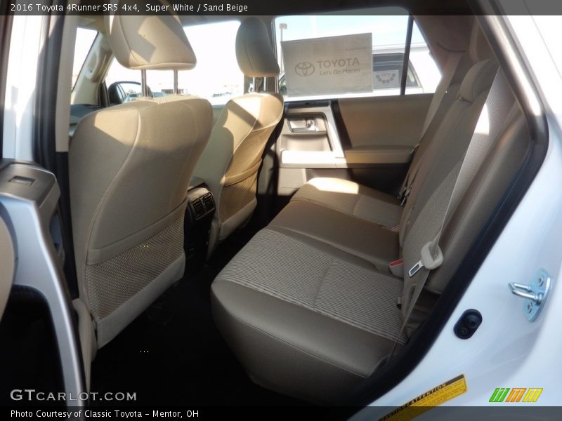 Super White / Sand Beige 2016 Toyota 4Runner SR5 4x4