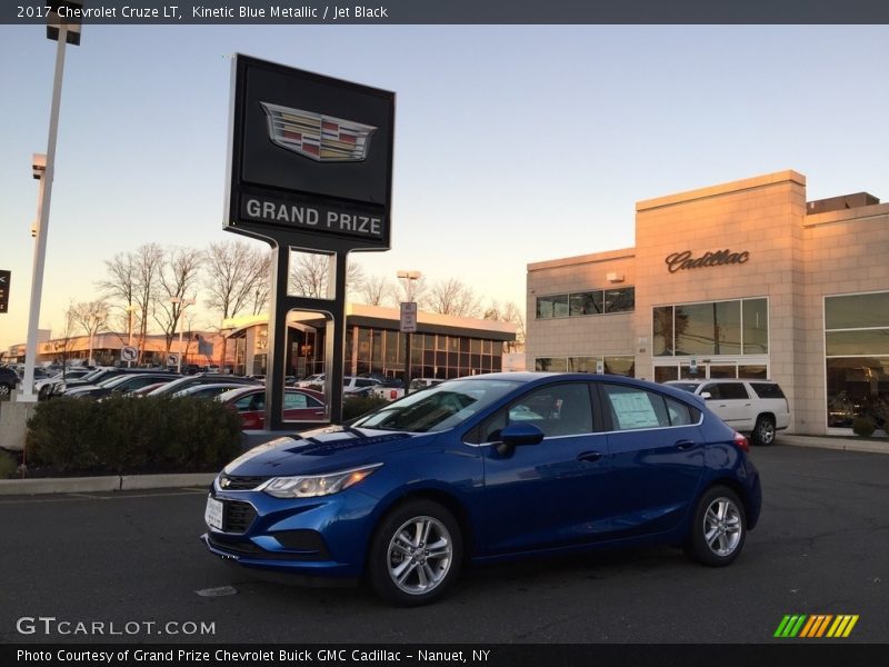 Kinetic Blue Metallic / Jet Black 2017 Chevrolet Cruze LT