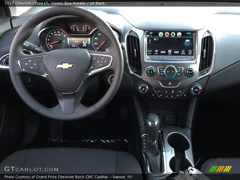 Kinetic Blue Metallic / Jet Black 2017 Chevrolet Cruze LT