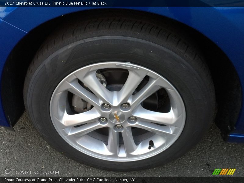 Kinetic Blue Metallic / Jet Black 2017 Chevrolet Cruze LT