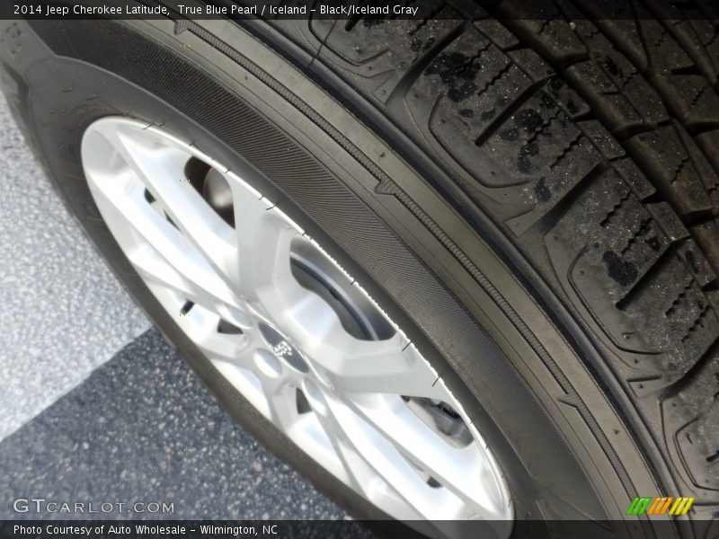 True Blue Pearl / Iceland - Black/Iceland Gray 2014 Jeep Cherokee Latitude