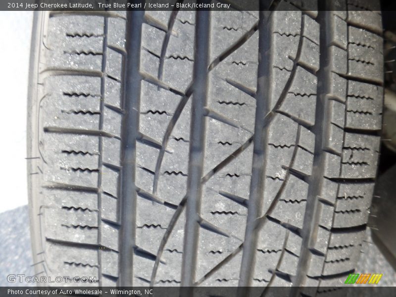 True Blue Pearl / Iceland - Black/Iceland Gray 2014 Jeep Cherokee Latitude