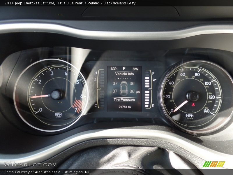 True Blue Pearl / Iceland - Black/Iceland Gray 2014 Jeep Cherokee Latitude