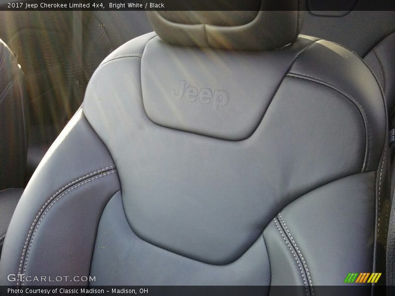 Bright White / Black 2017 Jeep Cherokee Limited 4x4