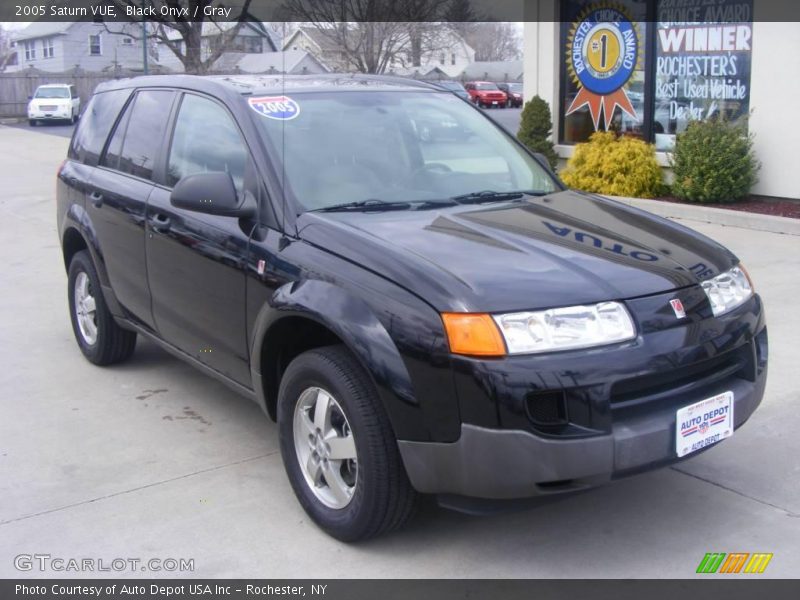 Black Onyx / Gray 2005 Saturn VUE