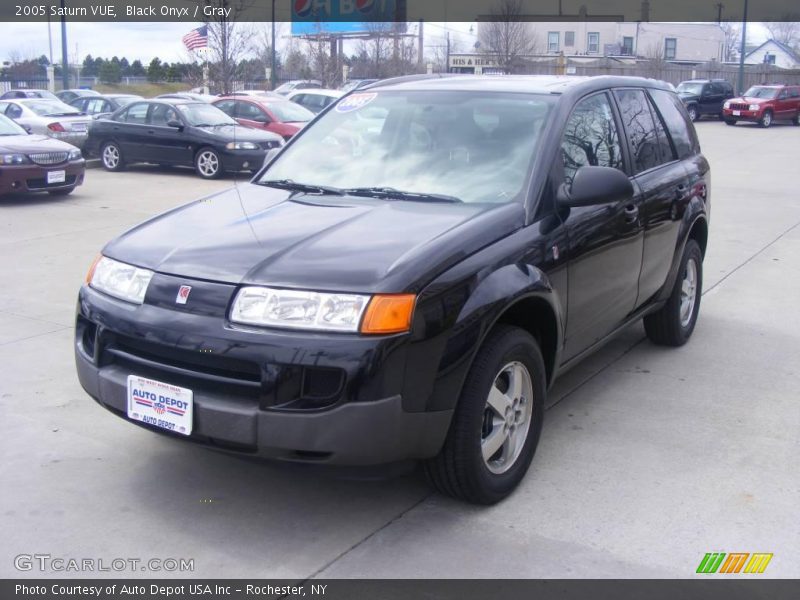 Black Onyx / Gray 2005 Saturn VUE