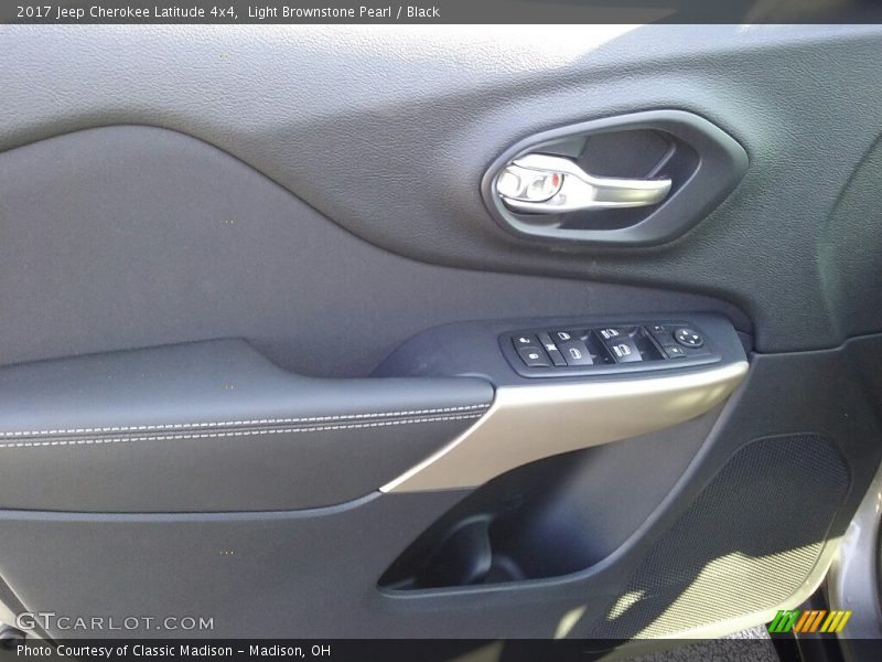 Light Brownstone Pearl / Black 2017 Jeep Cherokee Latitude 4x4