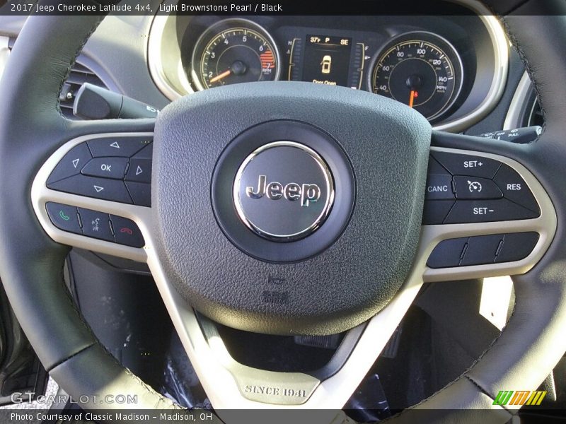 Light Brownstone Pearl / Black 2017 Jeep Cherokee Latitude 4x4