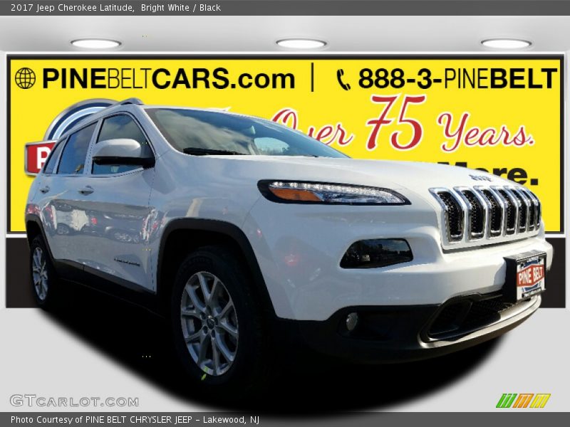 Bright White / Black 2017 Jeep Cherokee Latitude