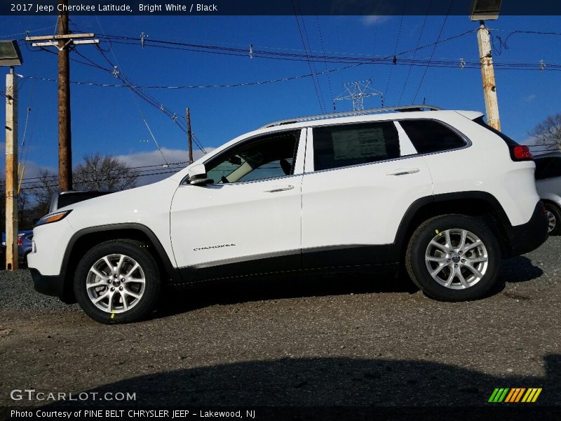 Bright White / Black 2017 Jeep Cherokee Latitude