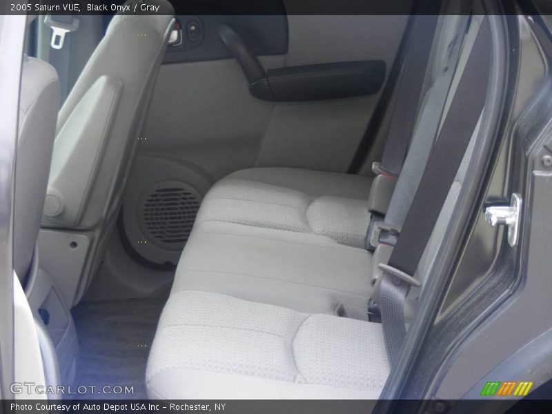 Black Onyx / Gray 2005 Saturn VUE