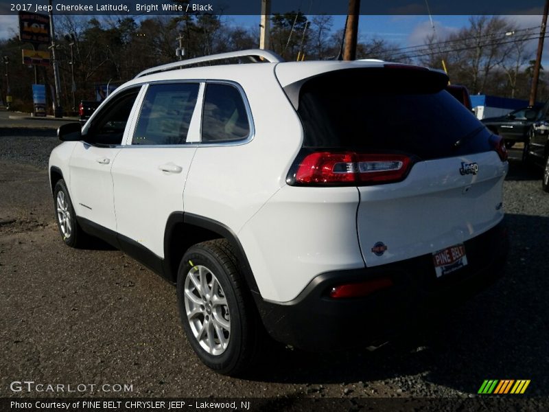 Bright White / Black 2017 Jeep Cherokee Latitude