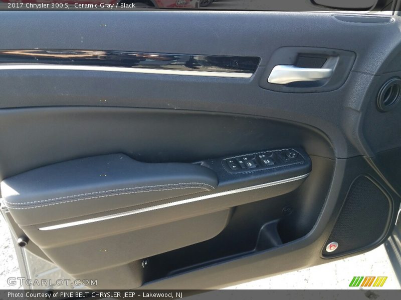Ceramic Gray / Black 2017 Chrysler 300 S