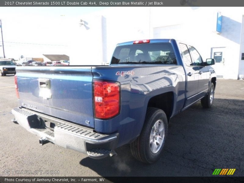 Deep Ocean Blue Metallic / Jet Black 2017 Chevrolet Silverado 1500 LT Double Cab 4x4