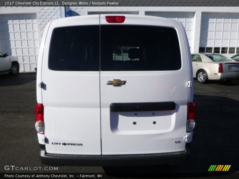 Designer White / Medium Pewter 2017 Chevrolet City Express LS