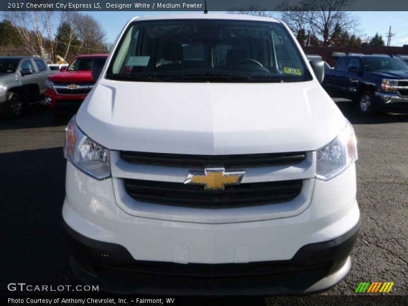 Designer White / Medium Pewter 2017 Chevrolet City Express LS