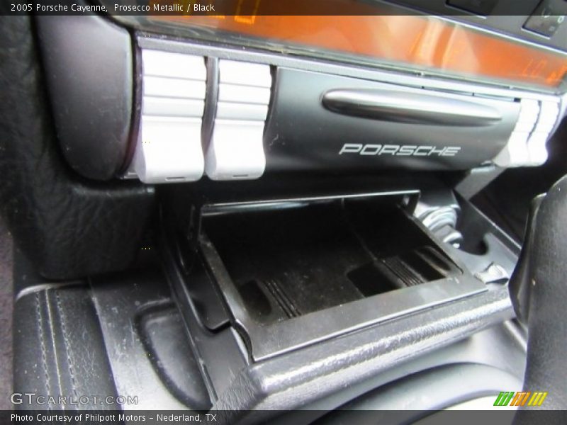 Prosecco Metallic / Black 2005 Porsche Cayenne