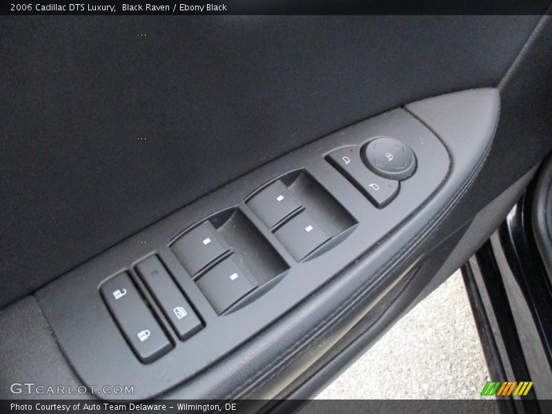Black Raven / Ebony Black 2006 Cadillac DTS Luxury