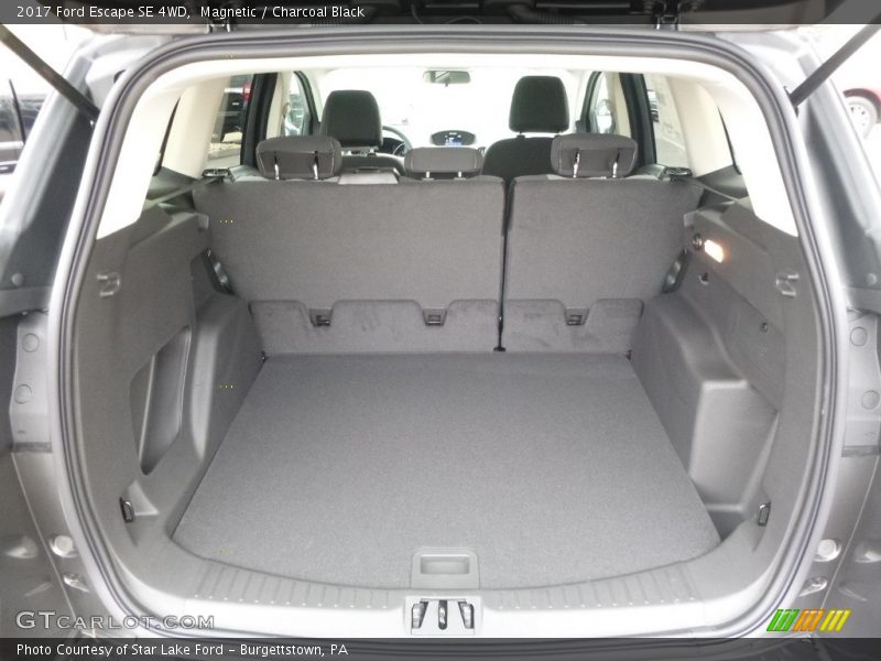 Magnetic / Charcoal Black 2017 Ford Escape SE 4WD