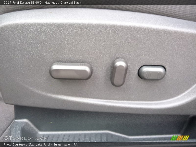 Magnetic / Charcoal Black 2017 Ford Escape SE 4WD