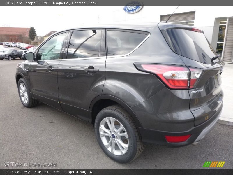 Magnetic / Charcoal Black 2017 Ford Escape SE 4WD