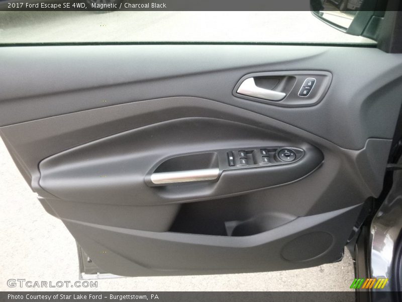 Magnetic / Charcoal Black 2017 Ford Escape SE 4WD