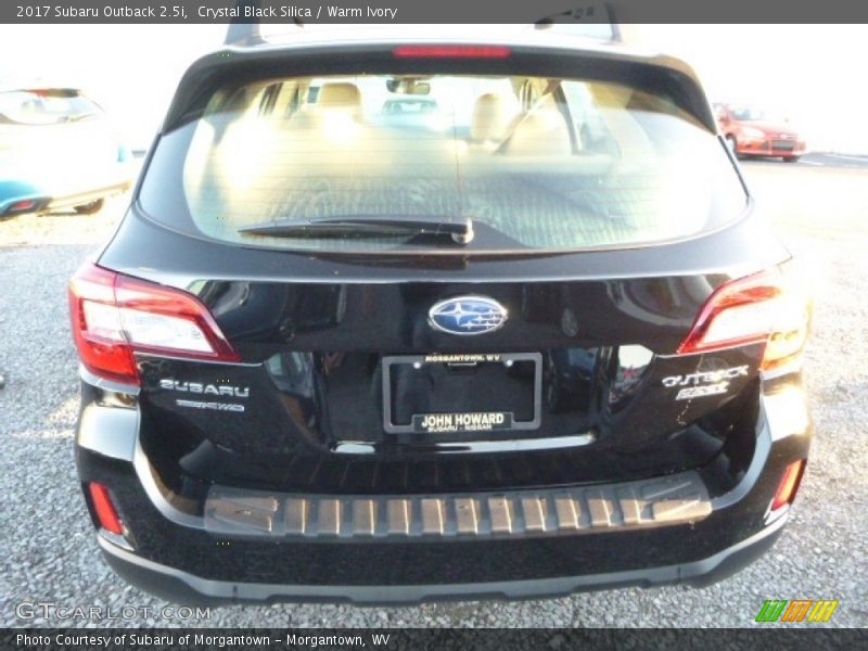 Crystal Black Silica / Warm Ivory 2017 Subaru Outback 2.5i