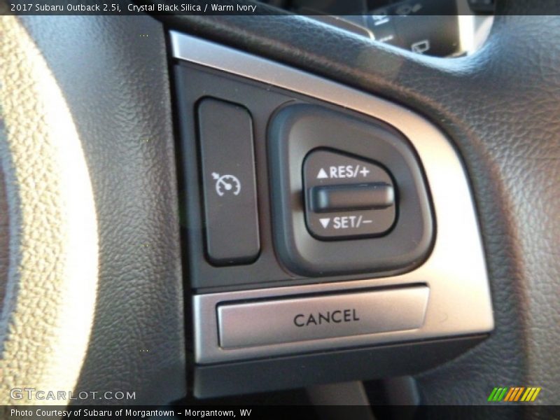 Crystal Black Silica / Warm Ivory 2017 Subaru Outback 2.5i