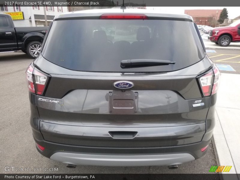 Magnetic / Charcoal Black 2017 Ford Escape SE 4WD