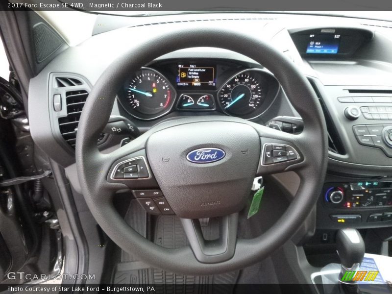 Magnetic / Charcoal Black 2017 Ford Escape SE 4WD